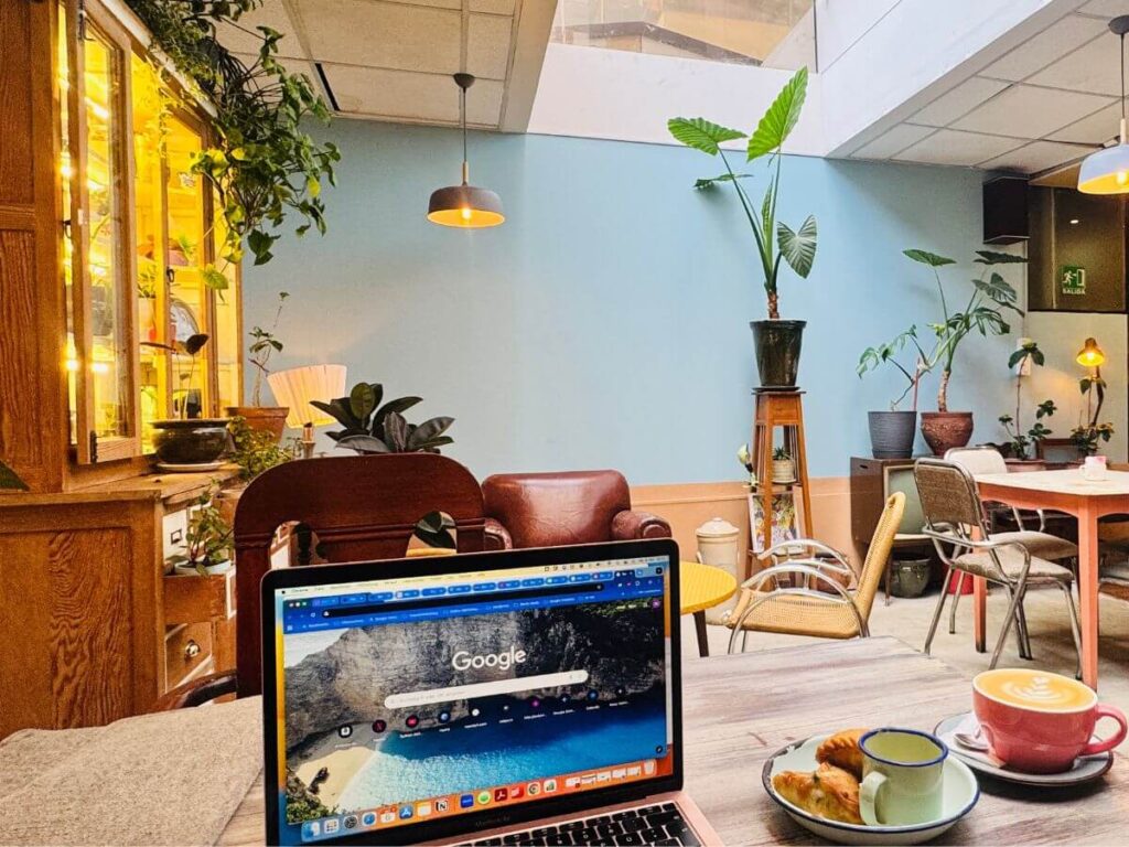 Cafe zum arbeiten in La Paz, Bolivien - perfekt für digitale Nomaden.
